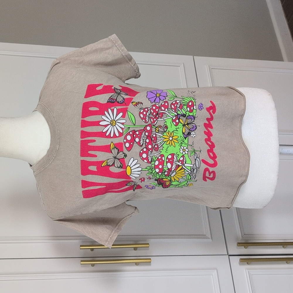 Fifth Sun Nature Blooms mushroom Floral Butterfly Cropped Cotton Tee Size Small - Picture 1 of 5